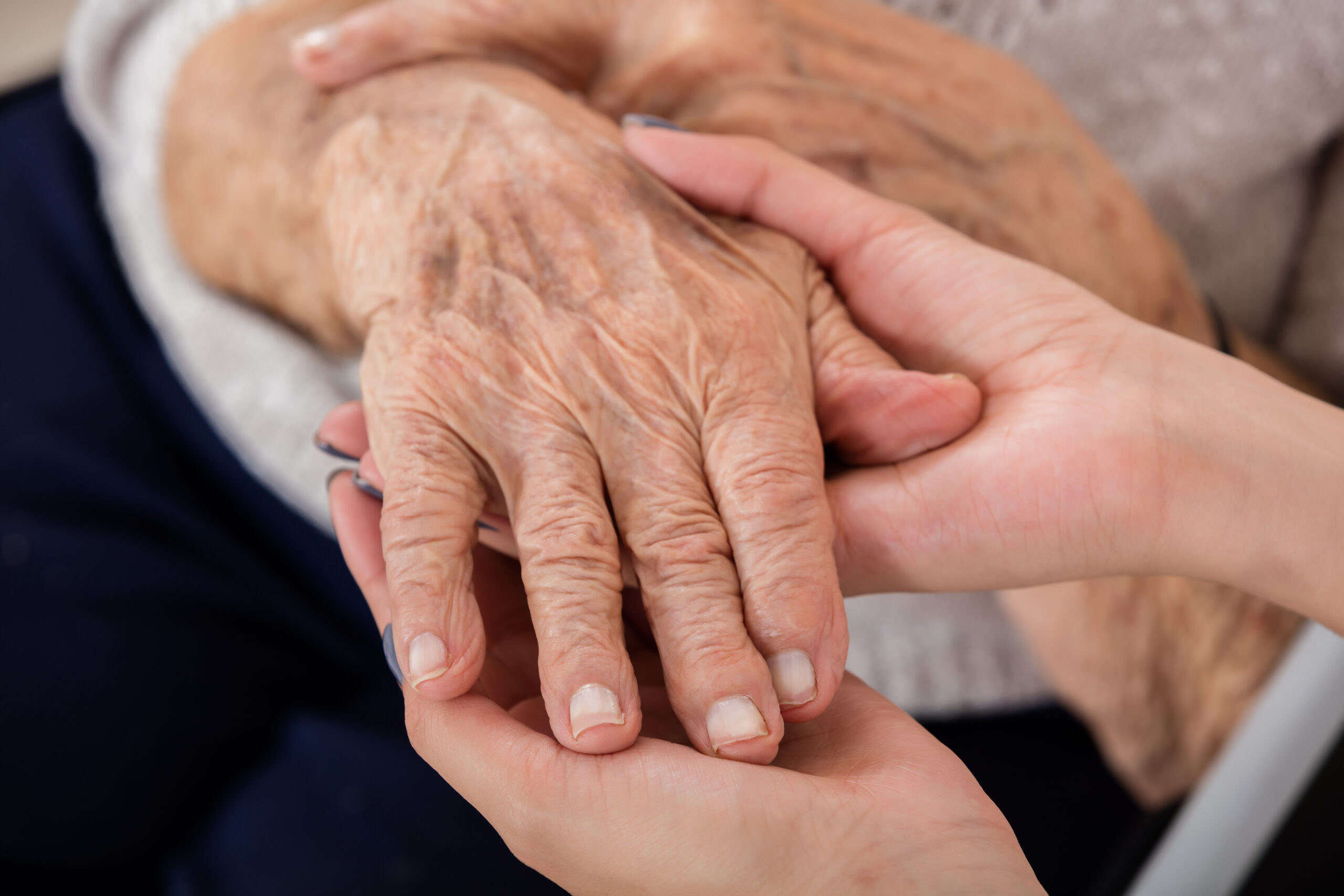 How 24/7 Home Care Supports Safe Living for Seniors with Alzheimer’s
